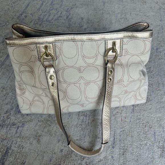Coach Cream Canvas Shoulder Bag - Picture 2 of 5
